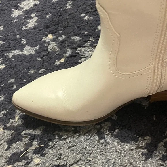Universal Thread White Heeled Boots - Picture 7 of 17